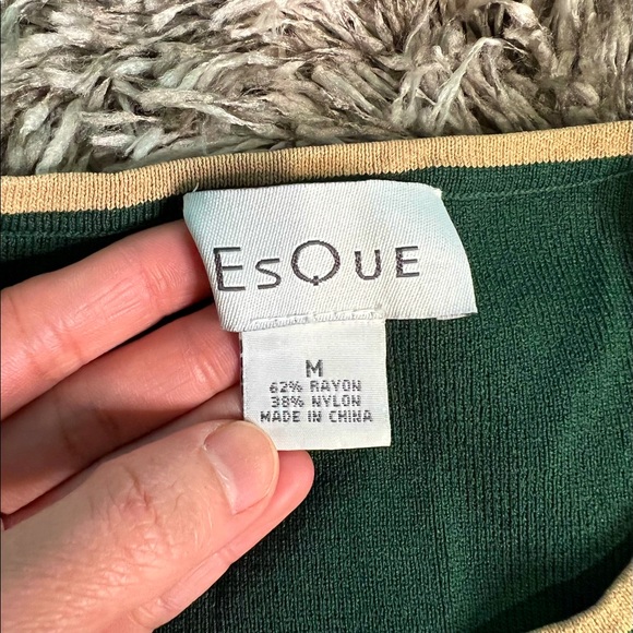 ESQUE SLEEVELESS TOP - Picture 3 of 3